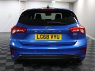 Ford Focus ST-LINE X 8