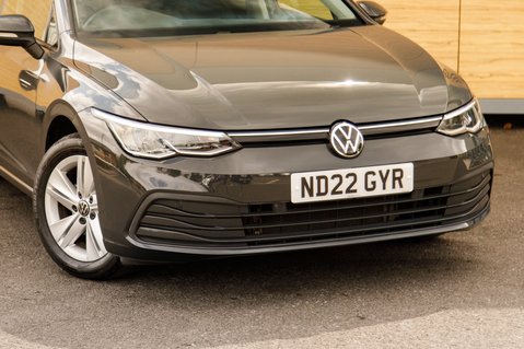 Volkswagen Golf LIFE ETSI DSG 10