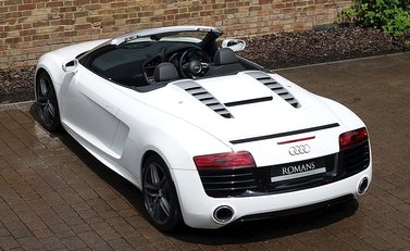 Audi R8 V10 Spyder 14