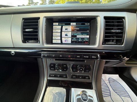 Jaguar XF 3.0d S V6 Portfolio Auto Euro 5 (s/s) 4dr 38