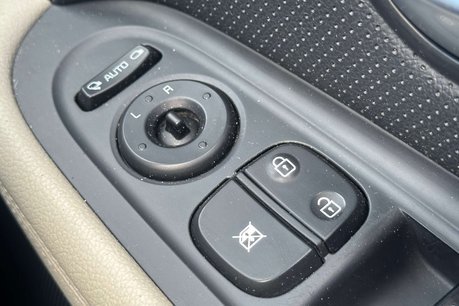 Kia Carens 1.7 Carens 4 CRDi ISG 5dr 37