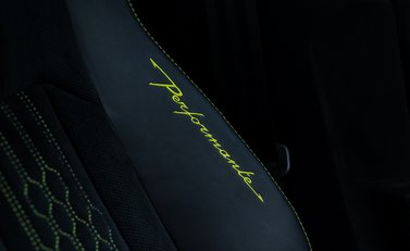 Lamborghini Urus PERFORMANTE 29
