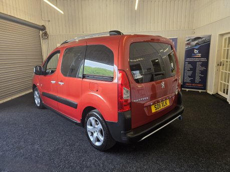 Peugeot Partner TEPEE OUTDOOR HDI 8