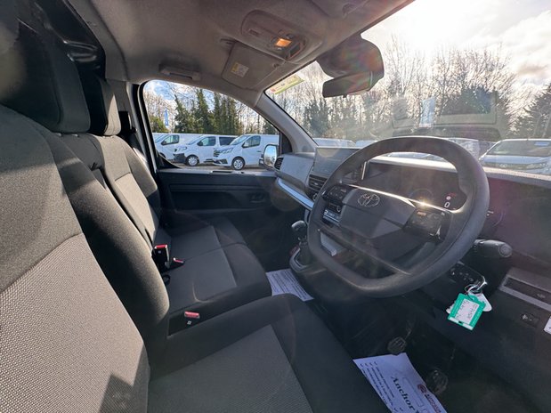 Toyota Proace LWB L2H1 [SOLD MT] Low Roof Icon Air Con Navigation Sensors EURO 6 15