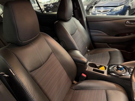 Nissan LEAF 40kWh N-Connecta Auto 5dr 10