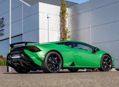 Lamborghini Huracan Tecnica 4