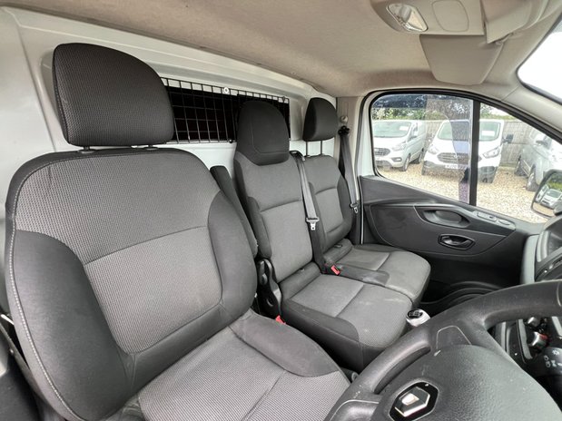 Renault Trafic LWB L2H1 Low Roof Business LL30 Air Con Sensors EURO 6 NO VAT 27