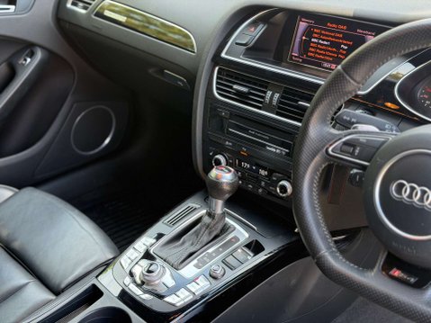 Audi RS4 4.2 RS 4 FSI Quattro Auto 4WD 5dr 7