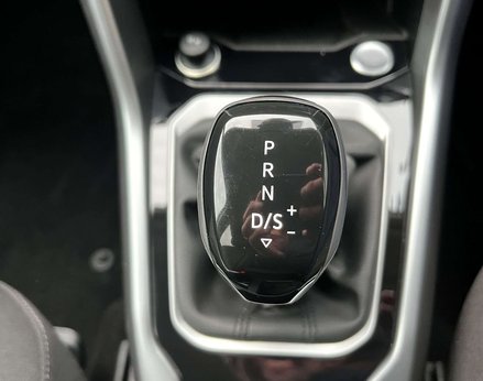 Volkswagen T-Roc 1.5 T-Roc Match TSI S-A 5dr 59