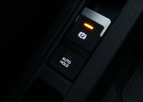 Volkswagen T-Roc 1.5 TSI R-Line Convertible 2dr Petrol Manual 2WD Euro 6 (s/s) (150 ps) 39