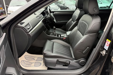 Skoda Superb SE L EXECUTIVE TDI - PANORAMIC SUNROOF  14