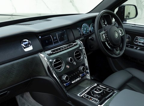 Rolls-Royce Cullinan 19