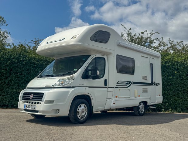 Bessacarr E 5 Berth | 4 Belts | Dinette | Rear Kitchen| Side Bathroom | Vanlux 34