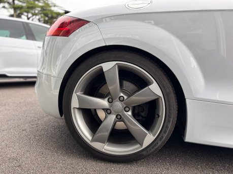 Audi TT 2.5 TFSI Roadster 2dr Petrol Manual quattro Euro 5 (340 ps) 15