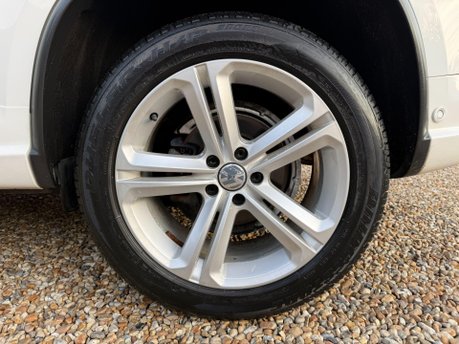 Volkswagen Tiguan 2.0 TDI BlueMotion Tech R-Line DSG 4WD Euro 5 (s/s) 5dr 14