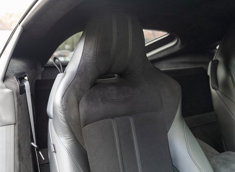 Aston Martin V8 Vantage 13