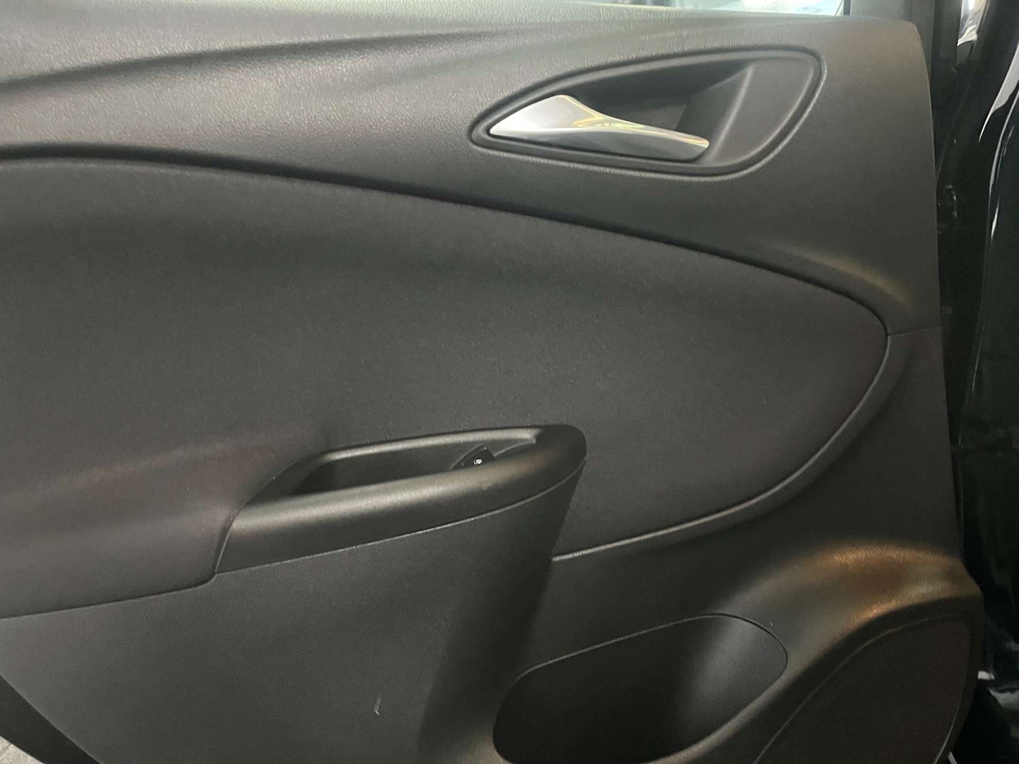 2019 Vauxhall Astra — image 32