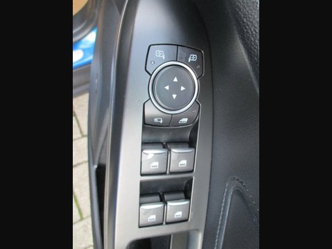 Ford Focus 1.0T EcoBoost Titanium Euro 6 (s/s) 5dr 37