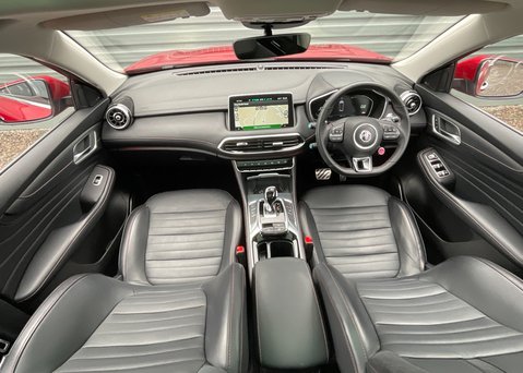 MG MG5 61KWH EXCLUSIVE 24
