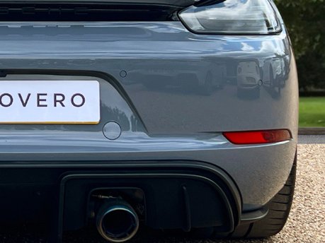 Porsche 718 CAYMAN GT4 RS PDK 25