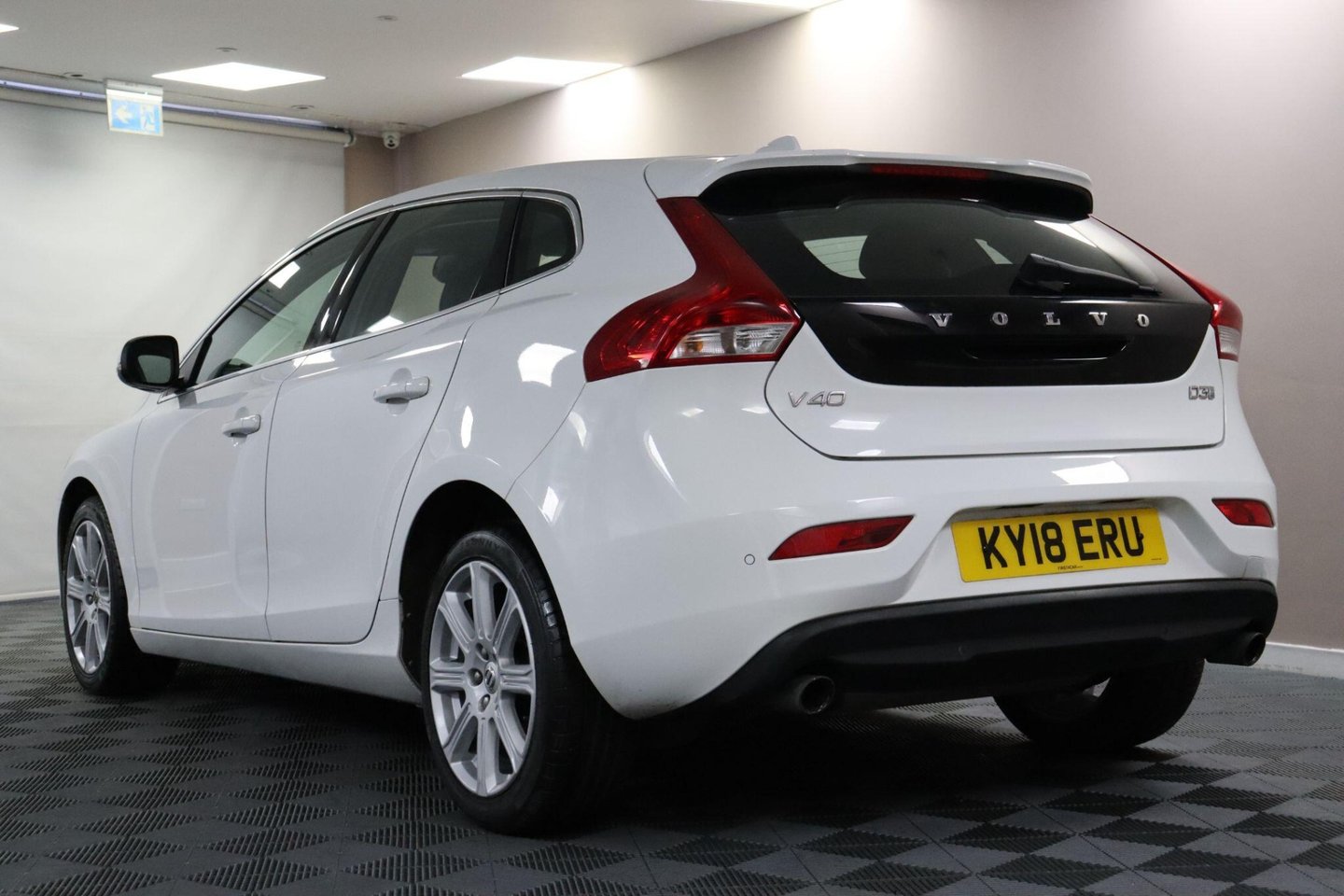 2018 Volvo V40 — image 18