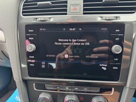 Volkswagen Golf SE NAVIGATION TSI BLUEMOTION TECHNOLOGY DSG 45