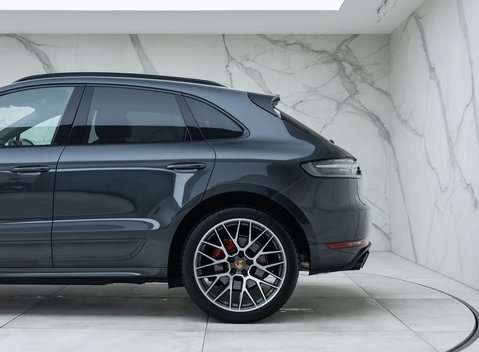 Porsche Macan GTS 34
