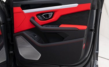 Lamborghini Urus 23