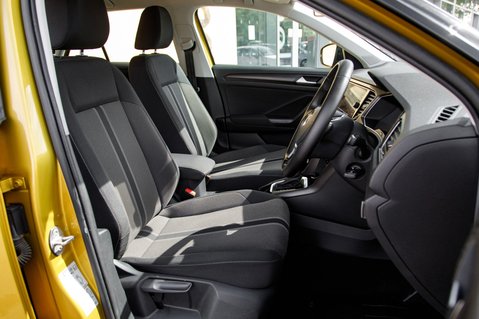 Volkswagen T-Roc SE TSI EVO DSG 33