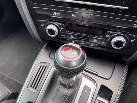 Audi RS4 4.2 RS 4 FSI Quattro Auto 4WD 5dr 37