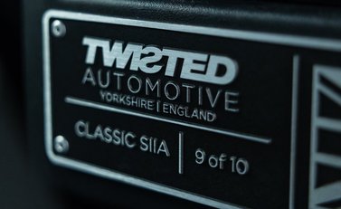 Land Rover Defender 110 XS Classic SIIA Twisted 28