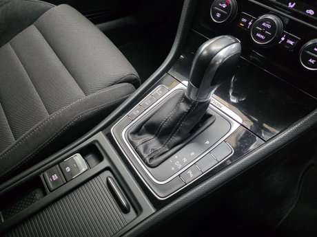 Volkswagen Golf 2.0 TSI R Hatchback 5dr Petrol DSG 4Motion Euro 6 (s/s) (310 ps) 11