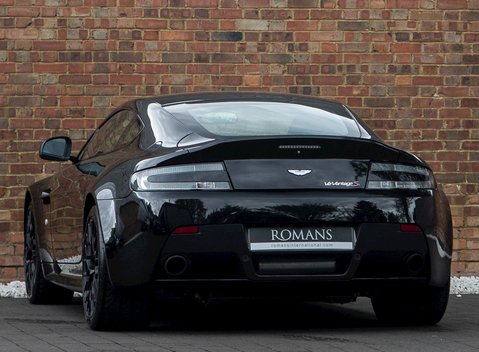 Aston Martin V12 Vantage S 3