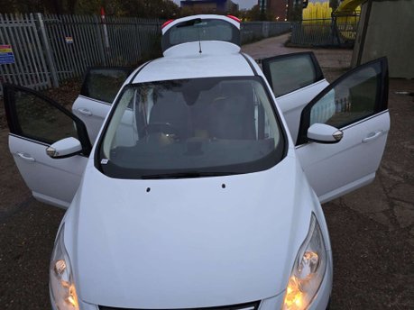 Ford C-Max 1.0T EcoBoost Titanium Euro 5 (s/s) 5dr 9