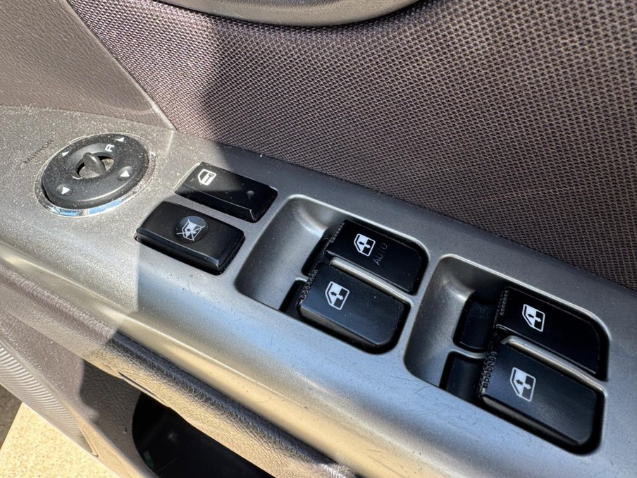 2011 Hyundai SANTA FE — image 19