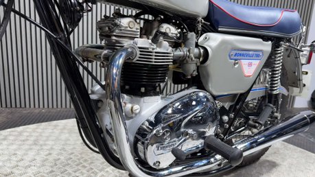 Triumph Bonneville JUBILEE 1977 ONLY 8K STUNNING CLASSIC BIKE NEW MOT 18