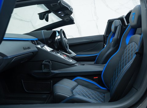 Lamborghini Aventador S LP 740-4 ROADSTER 19