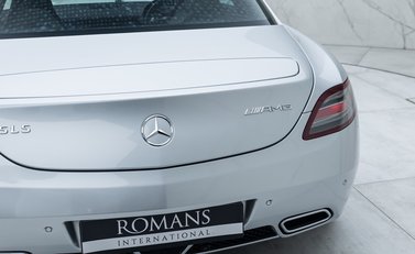 Mercedes-Benz SLS AMG 31