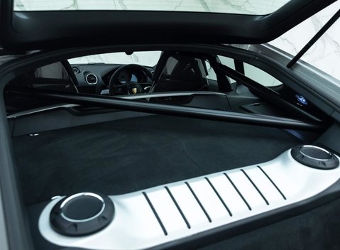 Porsche Cayman GT4 (718) 34