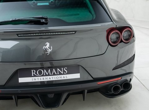 Ferrari GTC4 Lusso V12 27