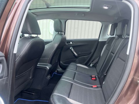 Peugeot 2008 1.6 2008 Allure e-HDi 5dr 23