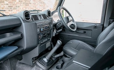 Land Rover Defender 90 TD XS Station Wagon 15