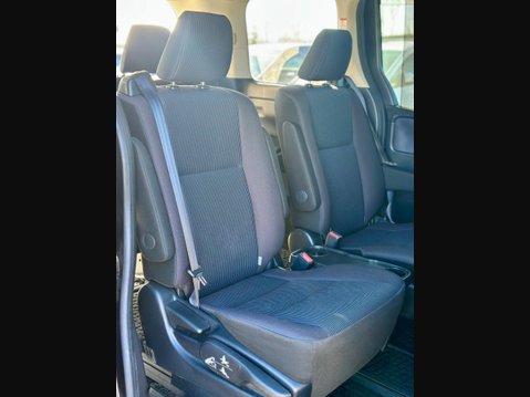 Toyota Noah Hybird 7 Seaters 21
