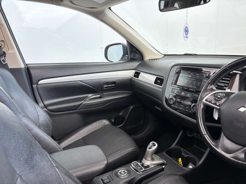 Mitsubishi Outlander 2.0 Outlander GX 4h PHEV Auto 4WD 5dr 29