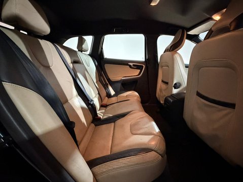 Volvo XC60 D5 R-DESIGN AWD 18