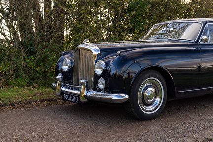 Bentley S1 Continental Flying Spur 4-Light 10