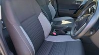 Toyota Auris 1.8 VVT-h Business Edition Hatchback 5dr Petrol Hybrid CVT Euro 6 (s/s) (13 6