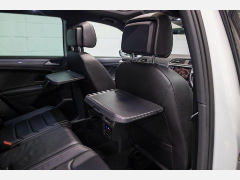 Volkswagen Tiguan 2.0 TDI R-Line Tech DSG 4Motion Euro 6 (s/s) 5dr 33