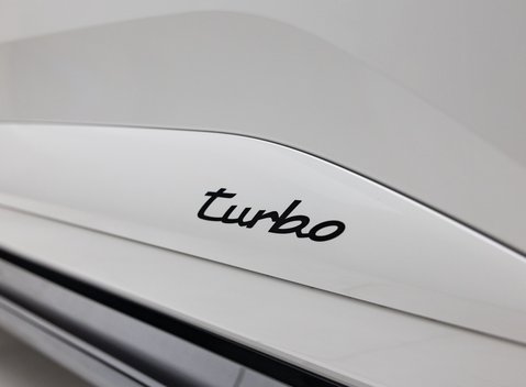 Porsche Macan Turbo Electric 38