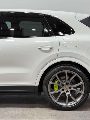 Porsche Cayenne 3.0 V6 E-Hybrid 14.1kWh SUV 5dr Petrol Plug-in Hybrid TiptronicS 4WD Euro 6 2
